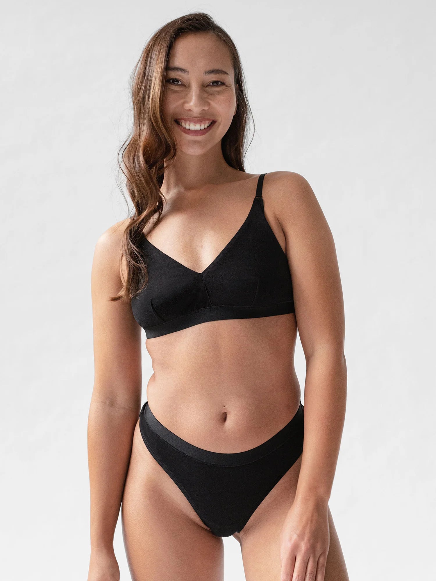 Unser Model Sandra ist 1,70 m groß und trägt Antje in weiß in der Größe 38