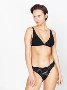 Unser Model Anna hat Größe 75B und trägt Größe 38 A/B
