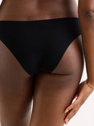 Unser Model ist 170cm groß und trägt Gr. M.