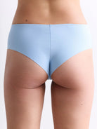 Unser Model ist 170cm groß und trägt Gr. M.