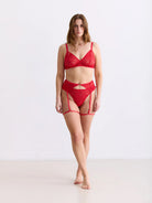 High-Waist-Schnitt mit 3-stufigem Verschluss hinten
