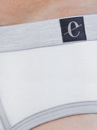 Eingriff und Kontrastdetails vorne