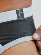 Eingriff und Kontrastdetails vorne