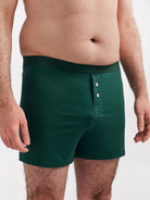 Unser Model ist 1,89 m groß und trägt Größe L