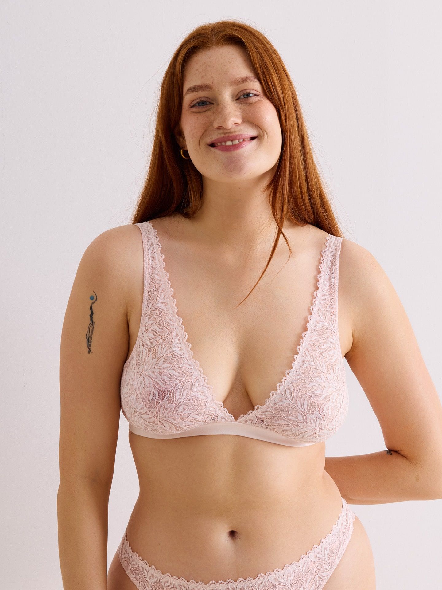 Dreamy Lace Wireless Plunge Bra magnolia 34