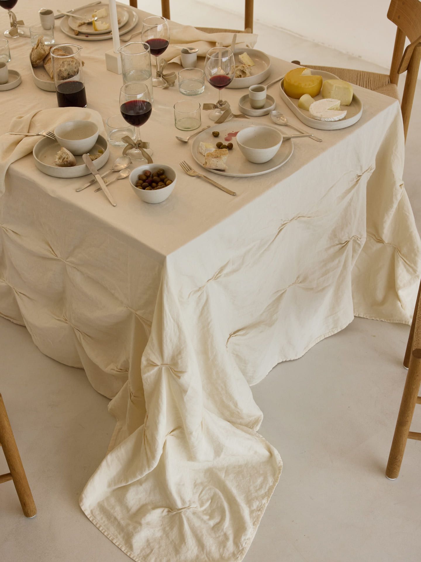 onomao x erlich textil draped tablecloth undyed 260x320