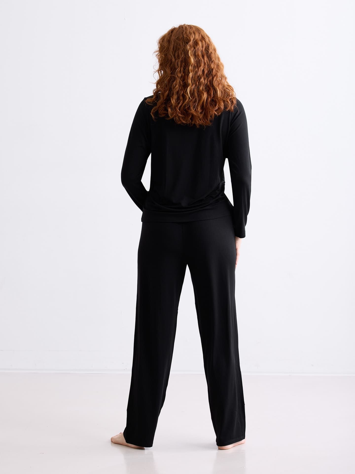 Light Touch Relaxed Longsleeve black 40
