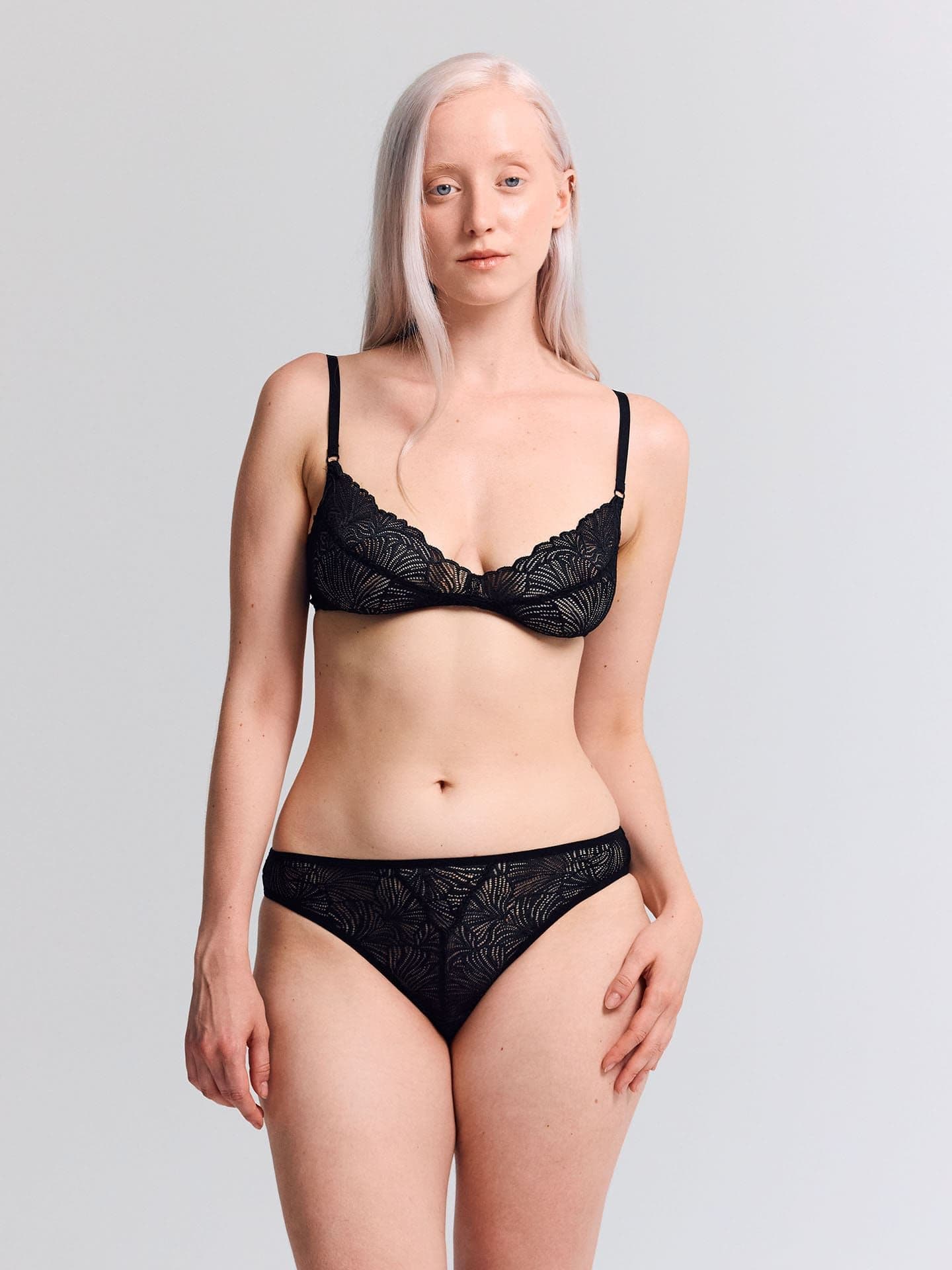 Fluid Lace Briefs black 38