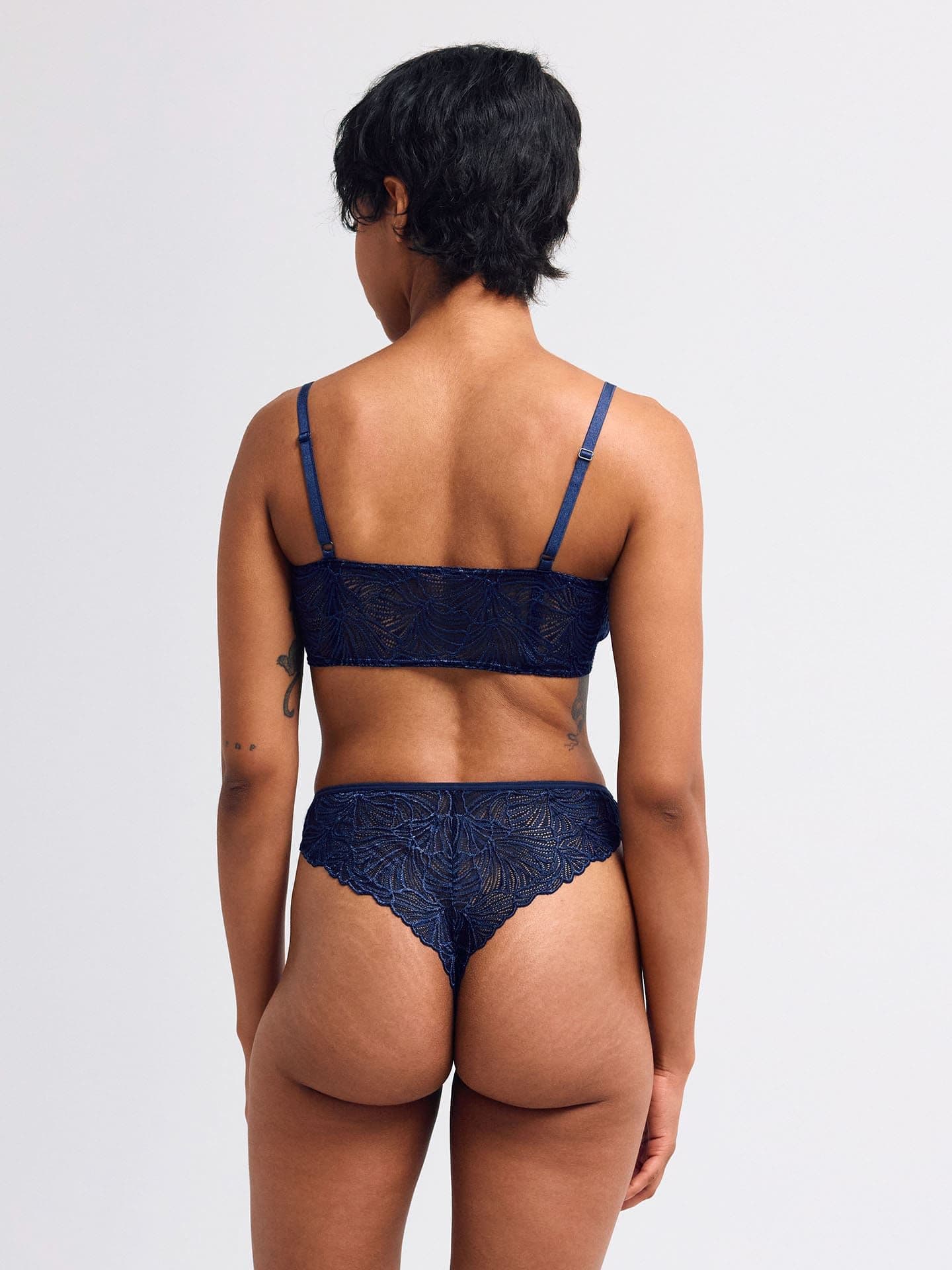 Fluid Lace Highwaist Brazil String mitternachtblau 38