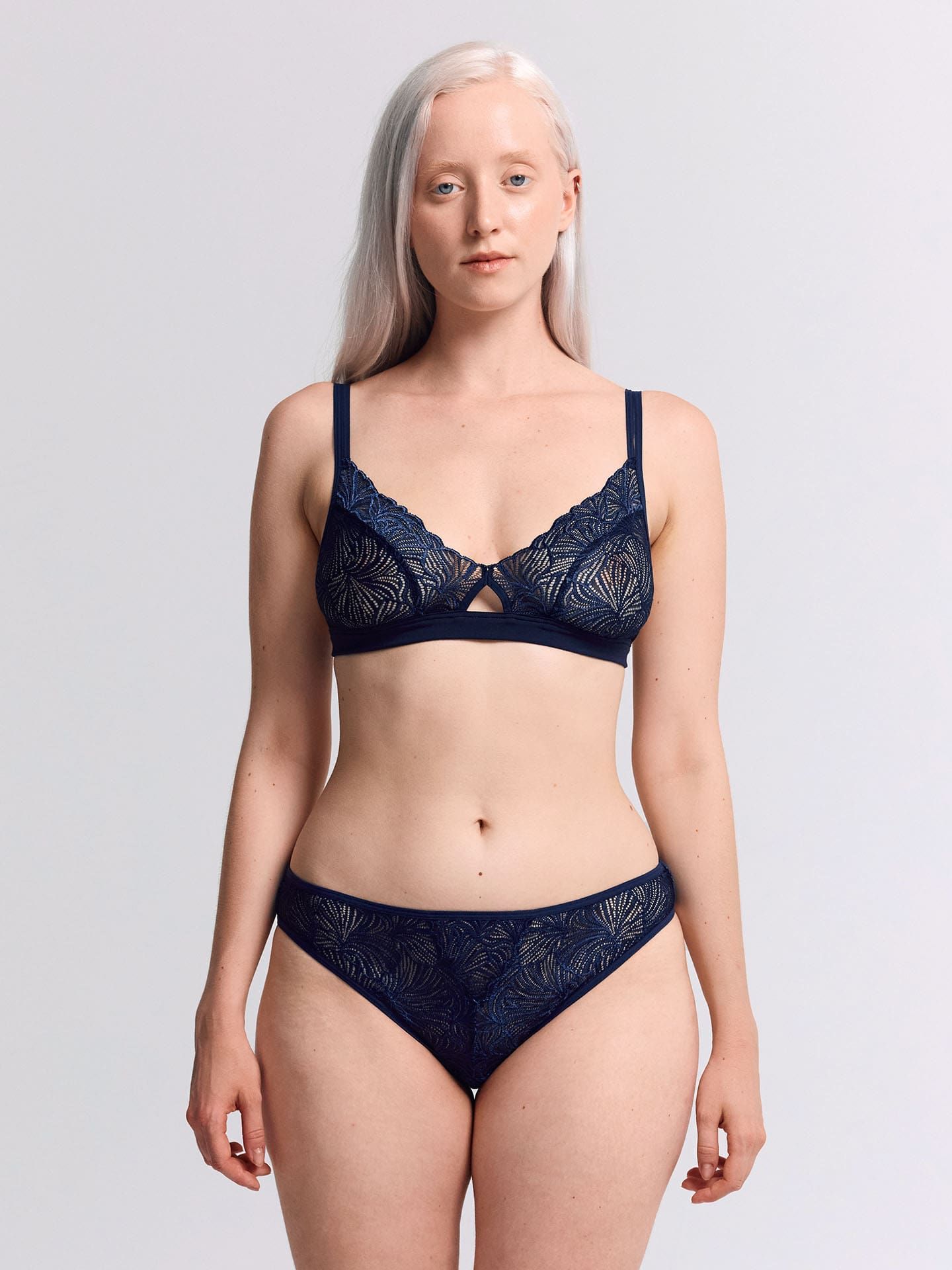 Fluid lace briefs midnight blue 38