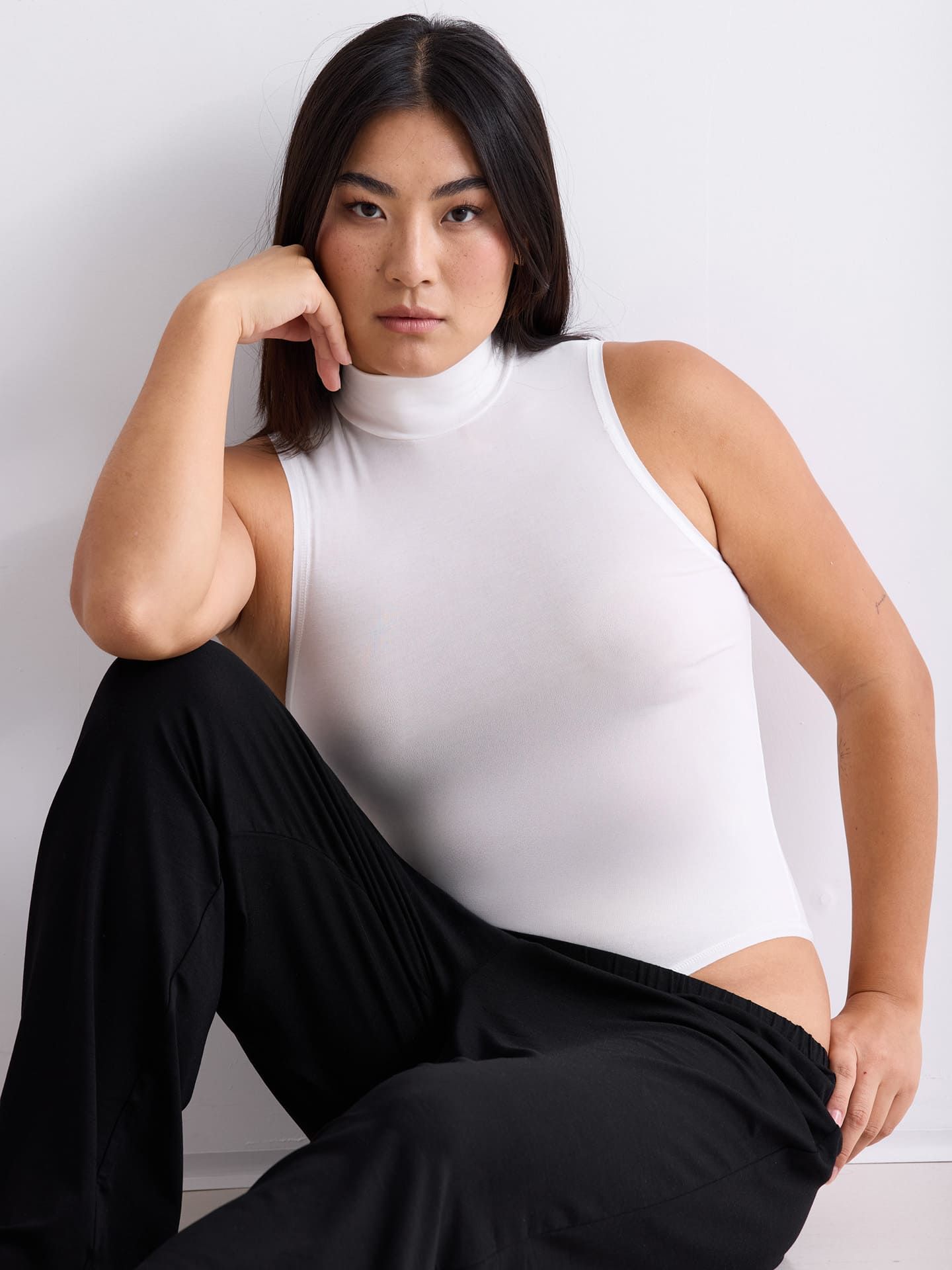Light Touch Mock Neck Body ecru 38