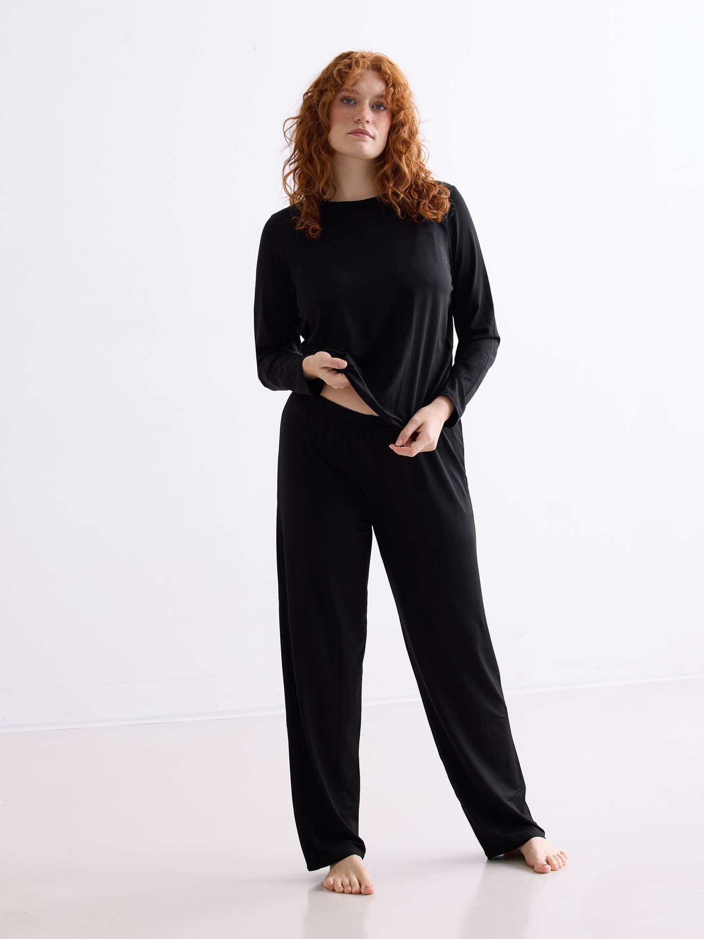 Light Touch Relaxed Longsleeve black 40