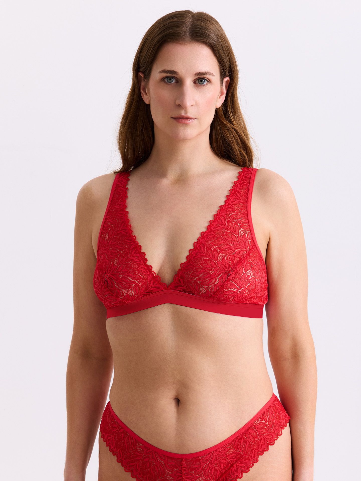 Dreamy Lace Wireless Plunge Bra chili red 36