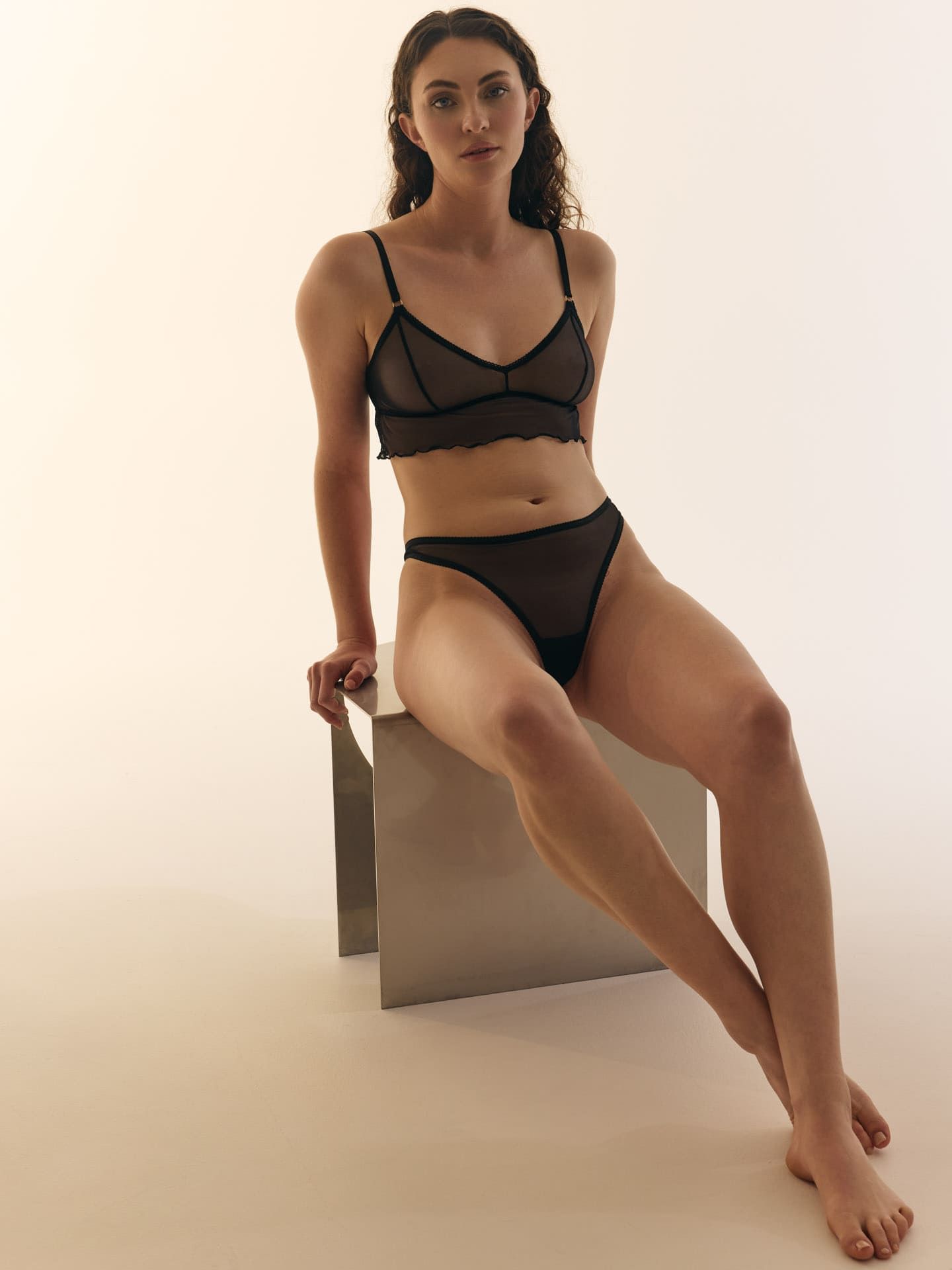 Iconic Mesh String schwarz 10