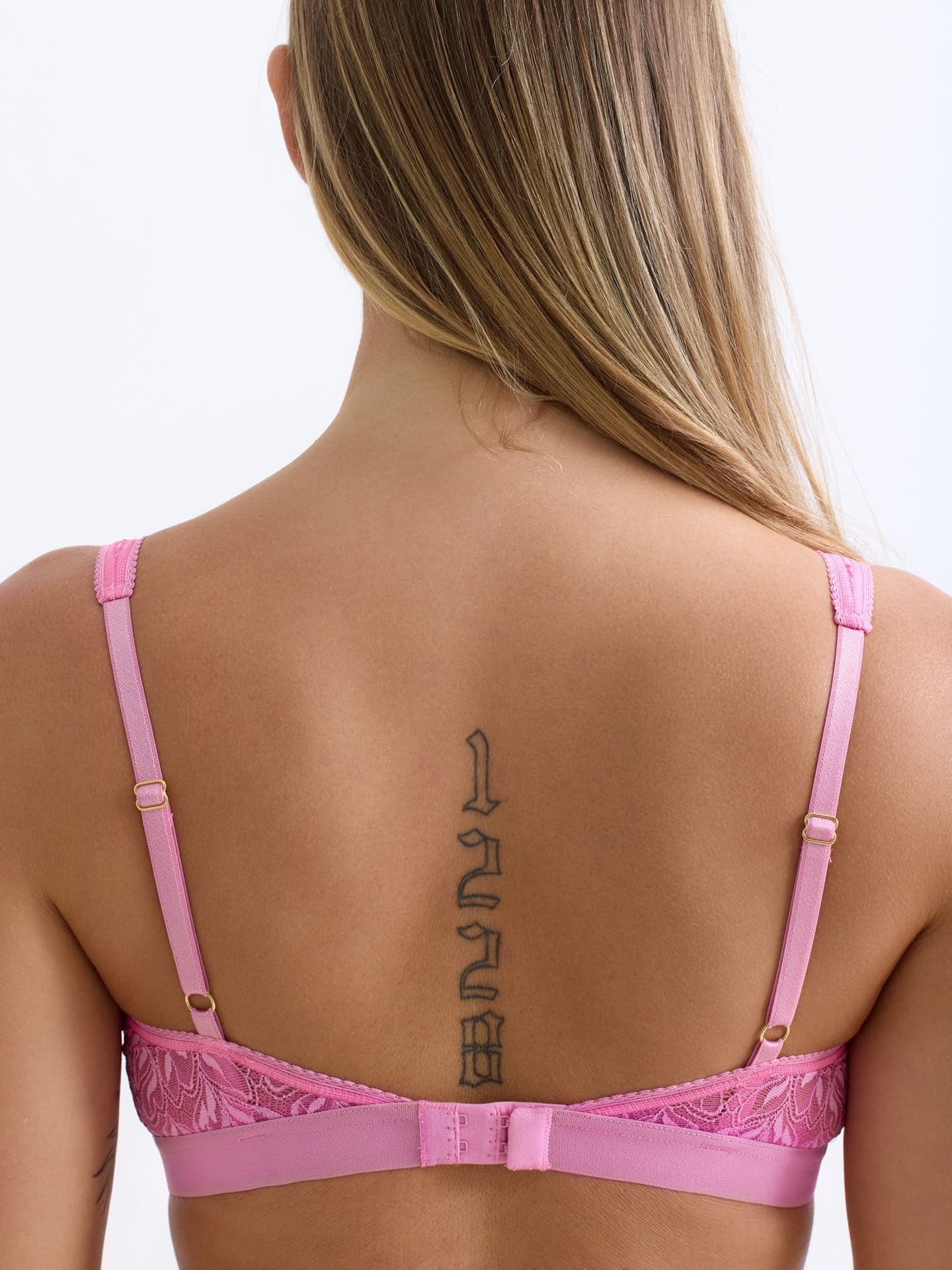 Iconic Lace Plunge BH bubblegum 2