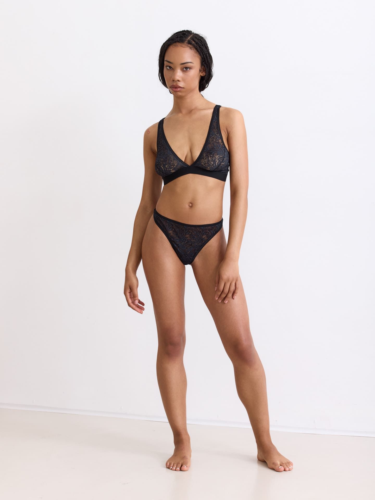 Iconic Lace Plunge BH schatten schwarz 7